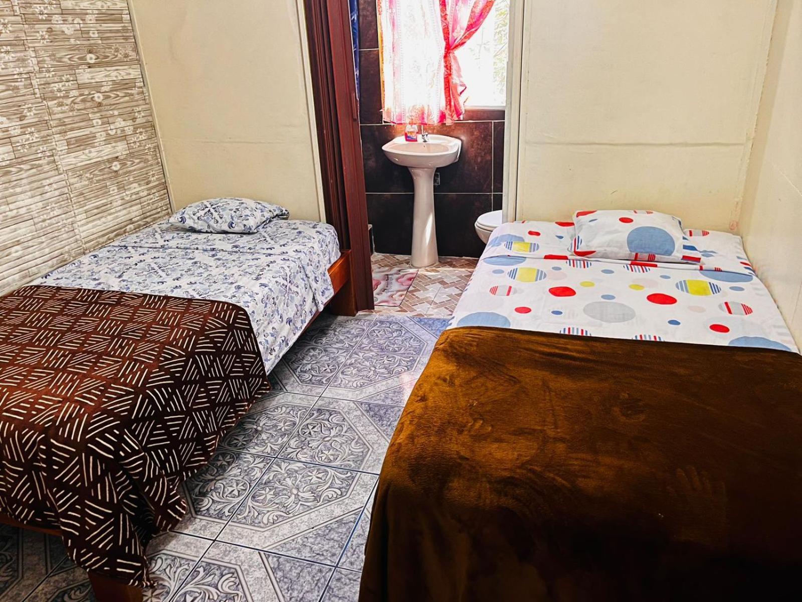 Hospedaje Arvakeni San Cristóbal Habitación foto